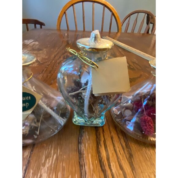 Lot Of 3 Vintage Glass Oil Lamps With Dried Flowers & Heart-Shaped Design Boho D - Picture 3 of 12